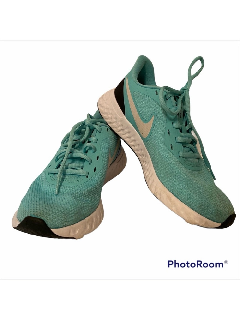 NIKE REVOLUTION SNEAKERS SHOES AQUA GREEN WHITE BLACK SIZE 7.5 ACTIVE ATHLETIC